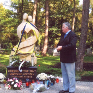 2008-10-12 Odsłonięcie Pomnika Dziecka Utraconego na Cmentarzu Centralnym (6)