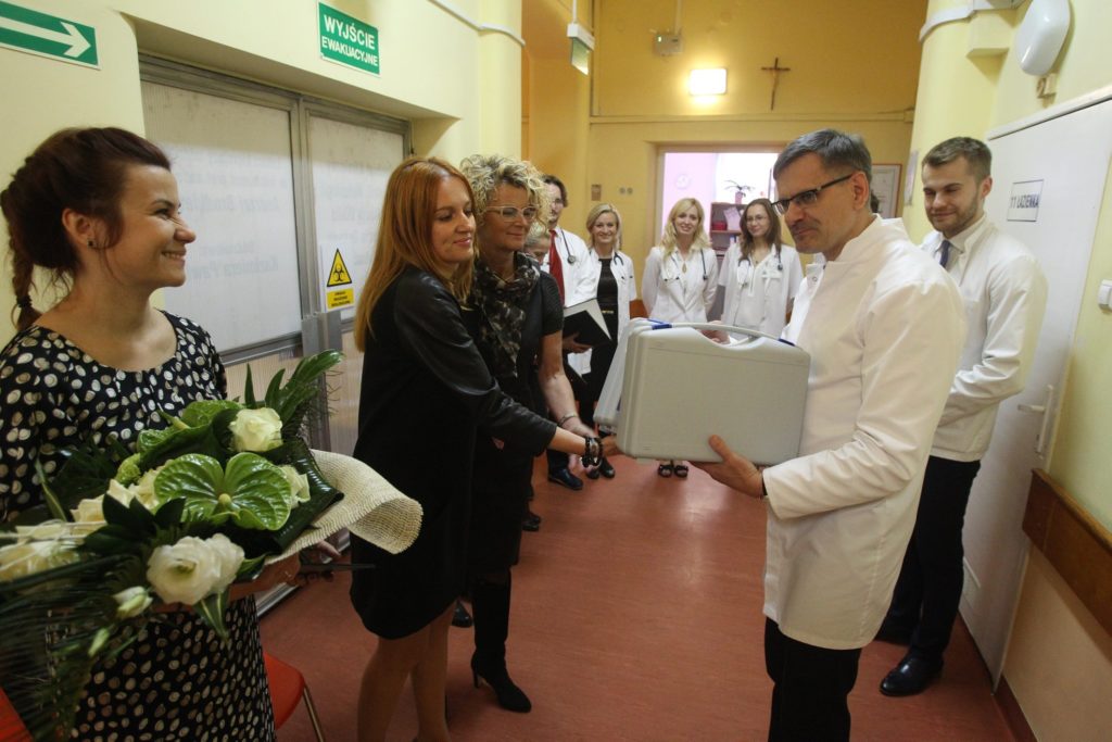 2014-11-05 Przekazanie aparatów do 24 godzinnego pomiaru ciśnienia dla Szpitala Dziecięcego na ul. Wojciecha